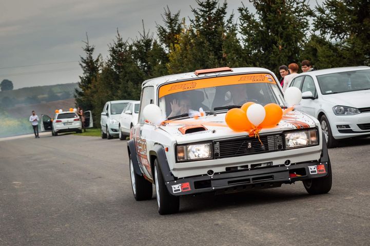 Ladás lagzi Lada VFTS