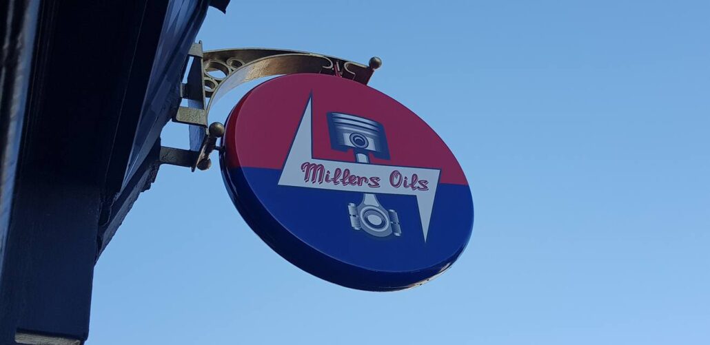Millers Oils logó